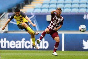 今年会-恒大名将伊涅斯塔助攻，带领球队夺冠(恒大21伊蒂哈德)