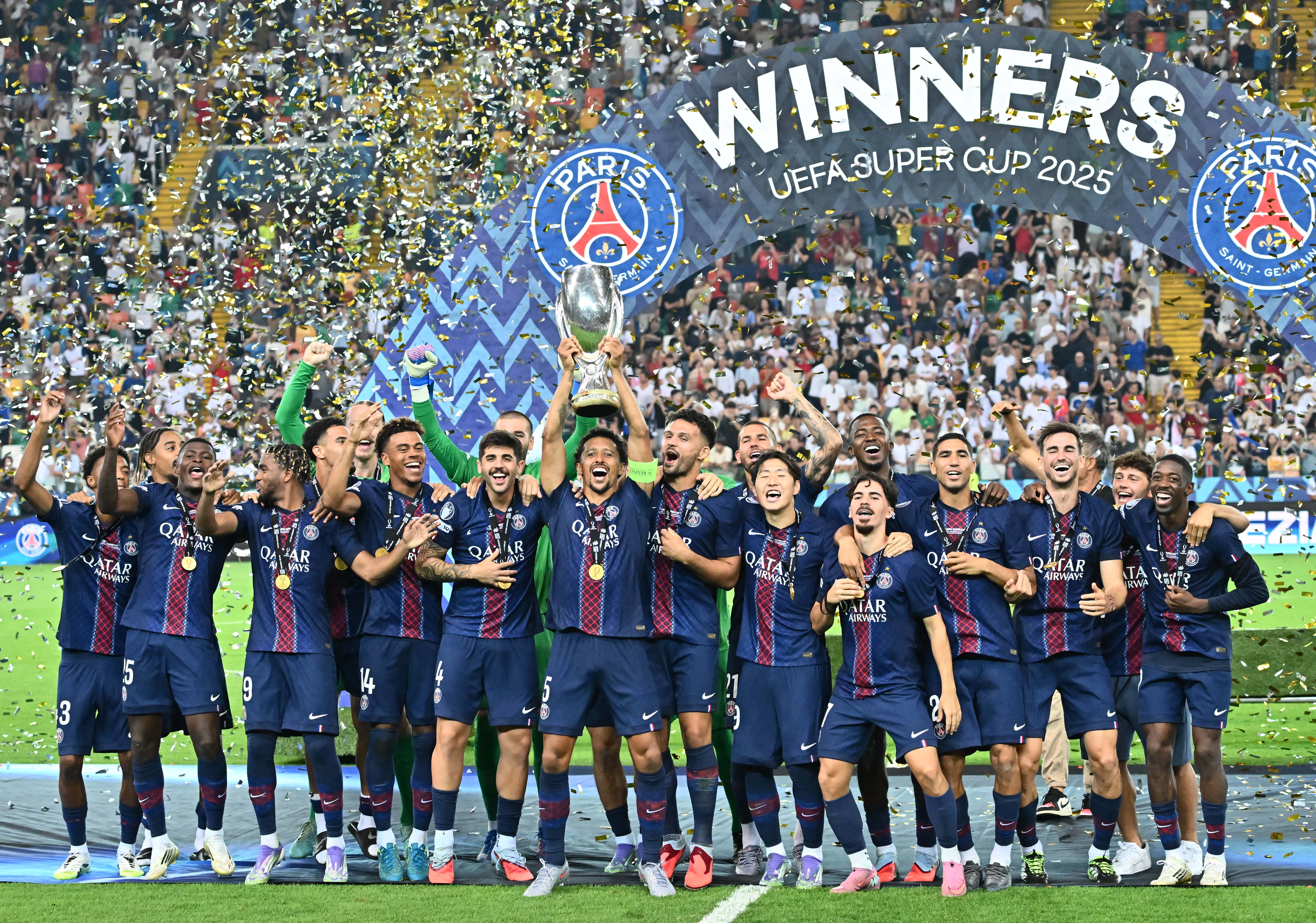 曼联遭遇重创,无缘晋级欧冠四强是哪一年