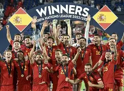 欧国联解读：佛罗伦萨客场大胜那不勒斯，强势摆脱降级区的简单介绍